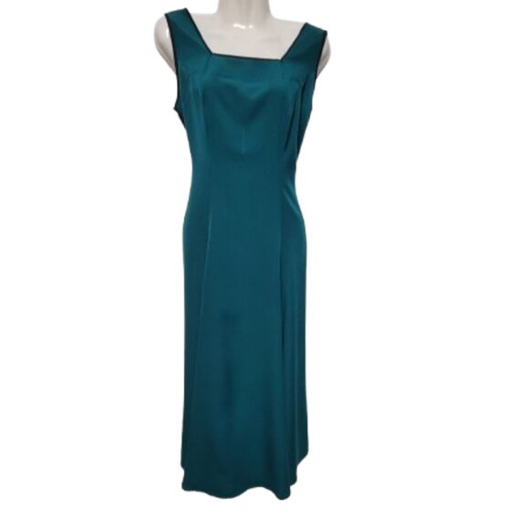 Green and Black Flare Dress - Picture 1 of 10